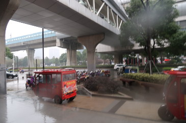バイクタクシー