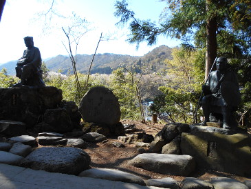 芭蕉と曽良の像　山寺