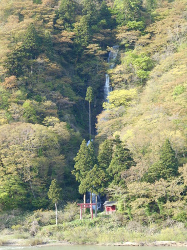 白糸の滝　最上川