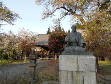 清河八郎像
