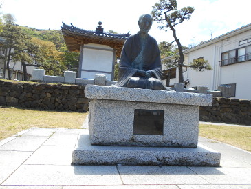 良寛上人像