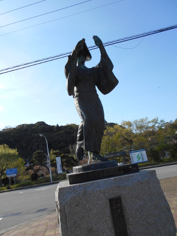 おけさの像