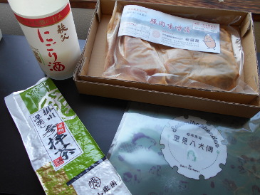 豚肉の味噌漬け、秩父の酒とお茶