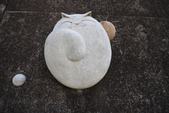白い招き猫