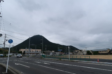 三上山