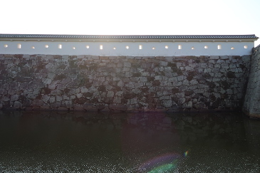 狭間と堀と城壁